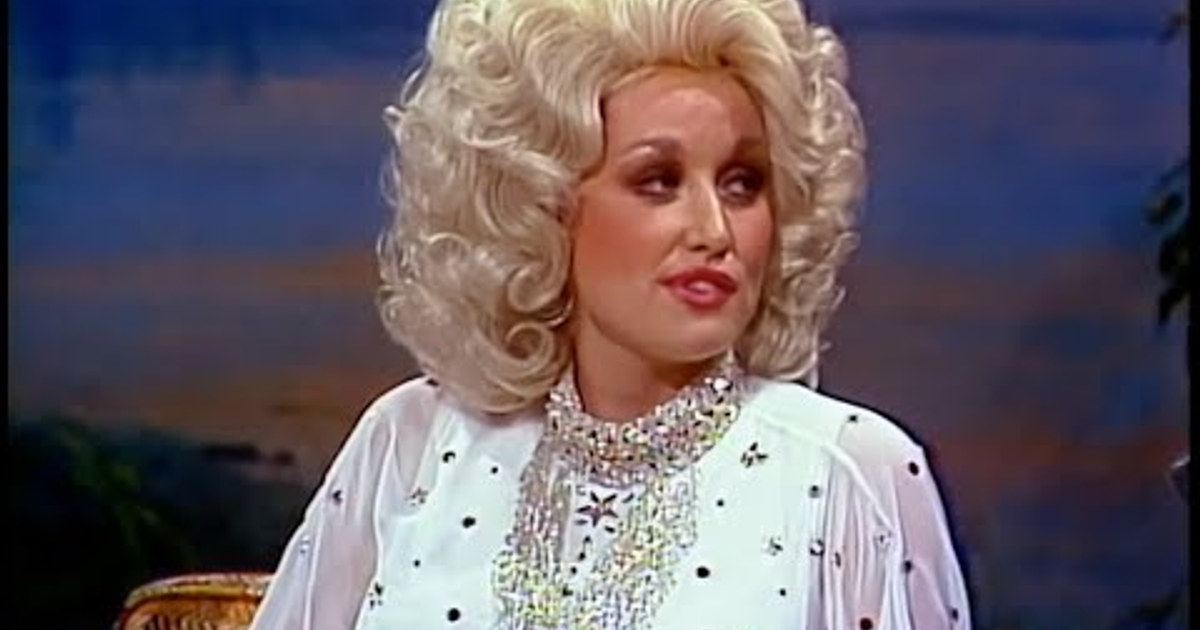 Dolly Parton Handed Johnny Carson a Blank Book on The Tonight Show — and It Explains Everything, Video thumbnail