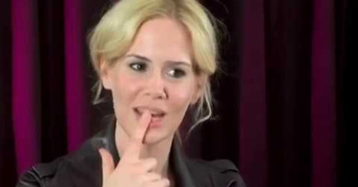 The Time Sarah Paulson Accidentally Outed Herself on Live TV, Video thumbnail